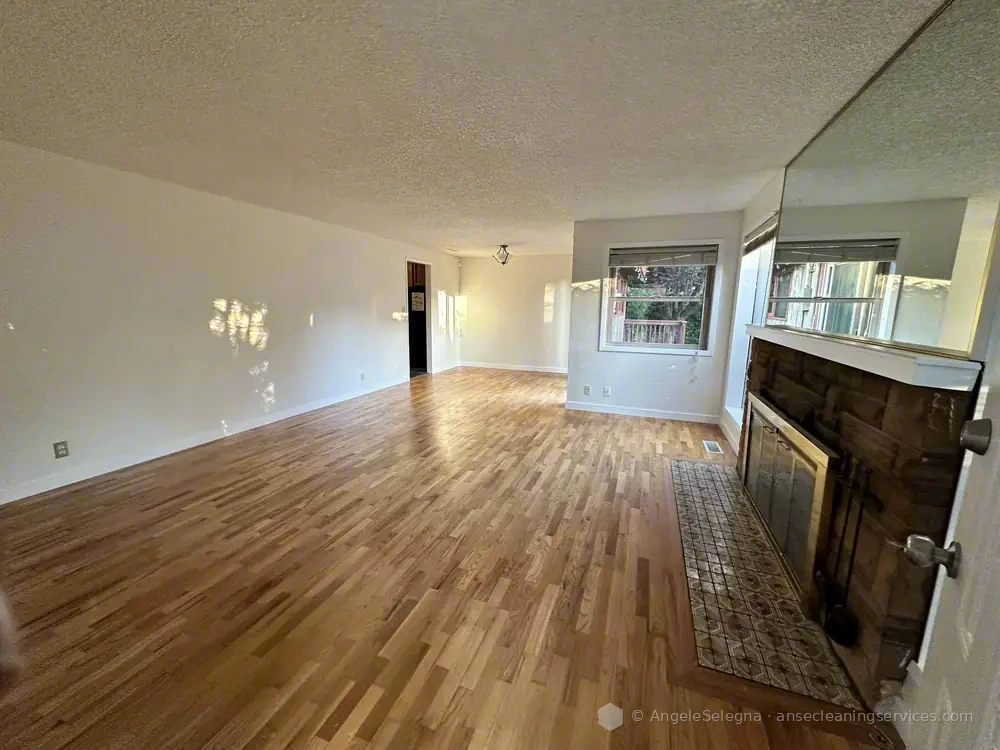 Hardwood floors after house cleaning in Bellevue area